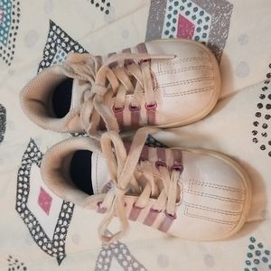 Kswiss tennis shoes, girls toddler size 8, white with sparkle purple accents